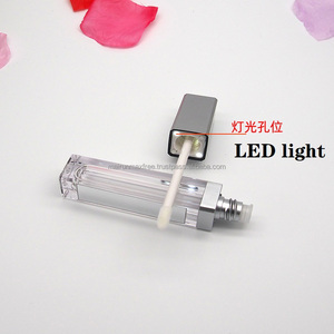 Nuevo Envase de Brillo Labial Plateado y Negro Maxfree, Tubo de Brillo Labial de Plástico con Luz LED y Espejo, 7 ml, Cosmético - Product Image 5