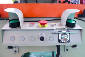 Byfocnc Automatische Aluminiumfolie Container Productielijn Cirkels En Rechthoeken Folie Container Maken <span class=keywords><strong>Machine</strong></span> - Product Image 3