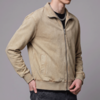Veste de survêtement zippée vintage pour homme, col montant côtelé, couleur avoine, épaules tombantes, poches plaquées, style streetwear, logo personnalisé