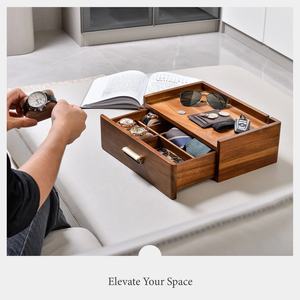 Мужская деревянная зарядная станция - Product Image 2