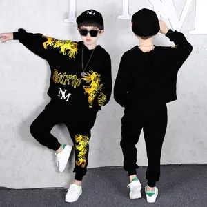 Модный осенний тонкий свитшот для мальчиков в Корейском стиле детские повседневные топы с капюшоном осень 2021 комплект из двух предметов