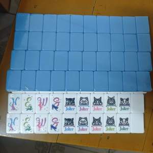 Classic Dog-Themed Durable Acrylic Poker Style Mahjong Set with Folding Metal Legs for 4 Players Gift Set - Product Image 4