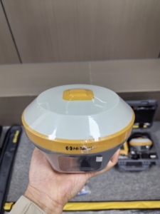 อุปกรณ์สำรวจราคาโรงงานสูง Hi Target IRTK5 Gnss Gps Rtk Base และ - Product Image 3