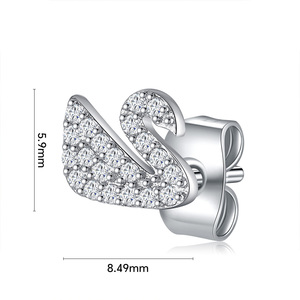 Orecchini classici a forma di cigno nobile oro bianco orecchini a bottone gioielli per signore ragazze - Product Image 2