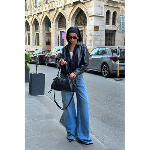 Chaqueta de piel de oveja negra extragrande para mujer, acolchada, con flecos y decoraciones de plumas, con capucha, de spandex, personalizada para primavera y otoño - Product Image 4