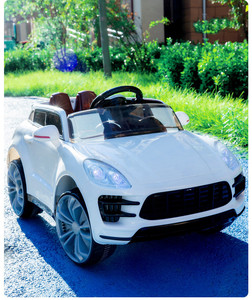 Voiture électrique à quatre roues pour enfants de 2 à 4 ans, télécommandée, alimentée par batterie, en plastique durable et sécuritaire - Product Image 4