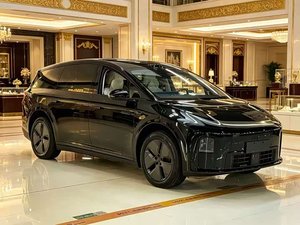 รถยนต์ไฟฟ้าล้วน Li Auto <span class=keywords><strong>I8</strong></span> รุ่นมาตรฐาน ปี 2025 แบบ 6 ที่นั่ง เกียร์อัตโนมัติ ล้อแม็ก R20 พวงมาลัยซ้าย สีเข้ม - Product Image 3