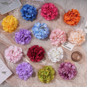 Accessoire de cheveux en fleur d'hortensia artificielle en soie réaliste pour la photographie de mariage et les décorations - Product Image 1