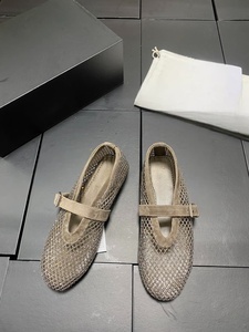 Chaussures plates de luxe ALAIAs en résille pour femmes, avec empeigne en cuir véritable ajourée et scintillante, style Mary Jane, décontractées et habillées - Product Image 6