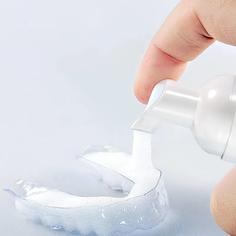 Draagbaar Reinigingsschuim Voor Prothesehouder Doodt Anti-Bacteriën Diepe Reinigingsschuimhouder Orthodontische Aligner Reiniger