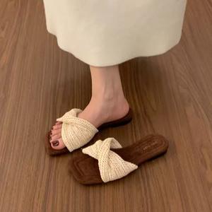 Tongs antidérapantes respirantes en tricot, confortables pour les plages sablonneuses et les loisirs en bord de mer, à semelle plate et bout carré - Product Image 4