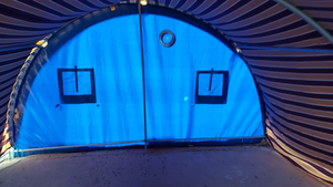 Abri de secours tunnel en PVC demi-circulaire toutes saisons avec isolation de haute qualité et couche en aluminium - Product Image 6