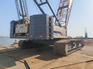 Grúa sobre orugas Zoomlion QUY200 usada de 200 toneladas en buen estado, maquinaria de construcción de elevación pesada con sistema hidráulico original en venta - Product Image 5