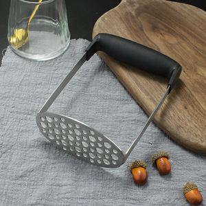 Schiacciapatate in Acciaio Inox, Utensile da <span class=keywords><strong>Cucina</strong></span>, Trituratore Manuale per Verdure, per Casa e <span class=keywords><strong>Cucina</strong></span> - Product Image 4