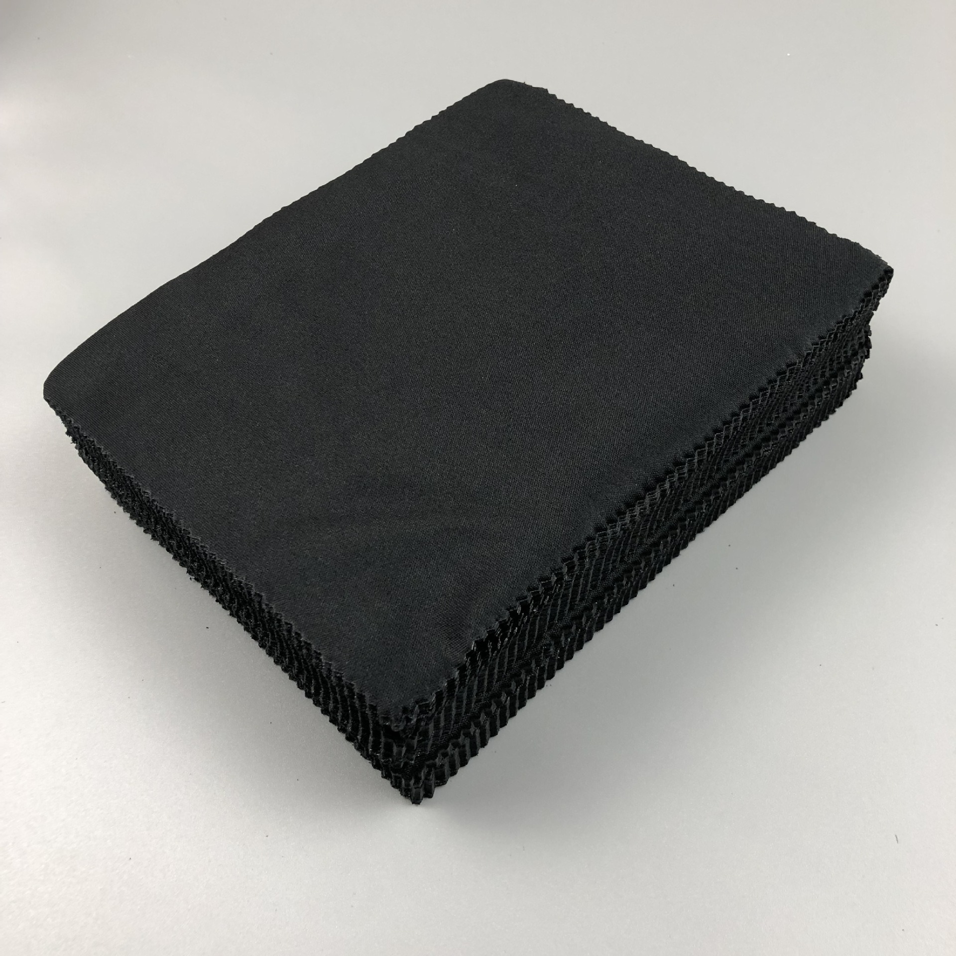 Une boîte d'aiguilles noires (100 feuilles)