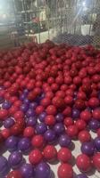 Ballon de gymnastique rythmique en PVC rouge/violet/doré, non pliable, pour entraînement élastique et équipement de fitness pour la santé et le massage