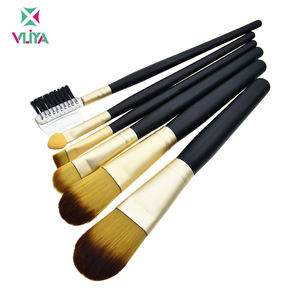 Applicateur d'éponge pour les yeux de marque privée noir et or pour femmes ensemble de <span class=keywords><strong>pinceaux</strong></span> de maquillage végétalien 6 pièces ensemble de <span class=keywords><strong>pinceaux</strong></span> de maquillage <span class=keywords><strong>Ducare</strong></span> - Product Image 4