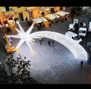 中国工厂定制户外节日发光二极管装饰巨型街道3D灯光爆炸明星雕塑