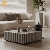 Table basse en bois massif avec une forme unique, luxueuse et haut de gamme, adaptée au salon moderne et à un usage domestique, nouveau modèle