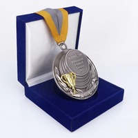 Médaille de compétition et commémorative de marathon en alliage de zinc plaqué or personnalisée avec couleur peinte et logo sur mesure