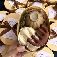 Coffret Cadeau de Bienvenue pour Grande Ouverture, Célébration d'Anniversaire, Fin d'Année – Ensemble Cadeau en Papier Personnalisé Haut de Gamme avec Impression Sérigraphique Tendance