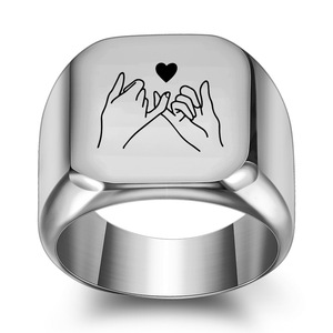 Bague de couple en acier inoxydable, forme carrée, motif cœur à deux mains, bijoux pour femme, cadeau, 18 mm - Product Image 3