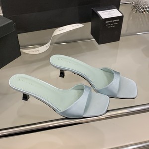 <span class=keywords><strong>Sandali</strong></span> da <span class=keywords><strong>Donna</strong></span> OEM ODM di Lusso in Raso con Tacco Basso, Punta Quadrata Aperta, Cinturino Singolo, Mules Slip-On Leggeri, Comodi ed Eleganti - Product Image 2