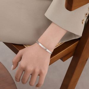 Dylam Fine Jewelry - Pulseras Abiertas de Plata de Ley 925 con Baño de Rodio y Superficie Brillante para Mujer - Product Image 4