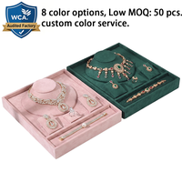 Baki Pajangan Perhiasan Suede Premium Kain Suede Lembut 8 Warna Kustom Desain Dapat Ditumpuk untuk Kalung Gelang Anting Cincin