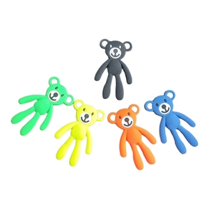 Broche de Oso de Goma 4.5x3.0 cm, PVC Suave, Impermeable, Accesorio para Ropa y Bolsas Infantiles - Product Image 3