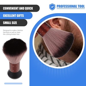 Spazzola per Capelli Hadiyah Beauty in Morbida Pelliccia Sintetica Marrone, Pennello per Collo e Trucco Viso - Product Image 5