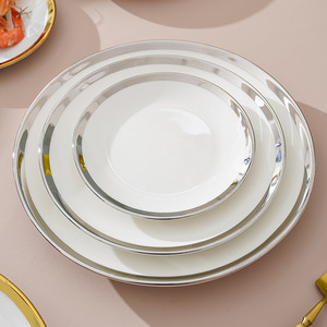 Assiette de table en céramique blanche de luxe avec bordure dorée peinte à la main pour hôtel, restaurant, banquet de mariage, vaisselle de haute couture - Product Image 3