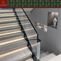 Escalier en marbre blanc Aran GOLDKING, pierre blanche pour villas, hôtels, maisons de luxe, projets commerciaux, fourniture de dalles découpées sur mesure