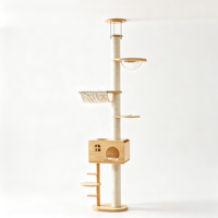 Arbre à chat en pin de 260 cm du sol au plafond avec condo, hamac, capsule et poteaux à gratter en sisal pour usage intérieur multi-chats