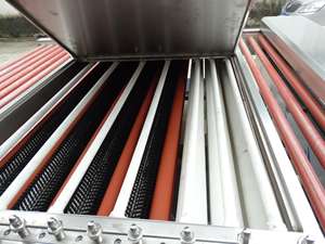 Laveuse et sécheuse horizontale de verre haute performance avec système d'alimentation stable pour le traitement du verre des fenêtres et des portes - Product Image 4