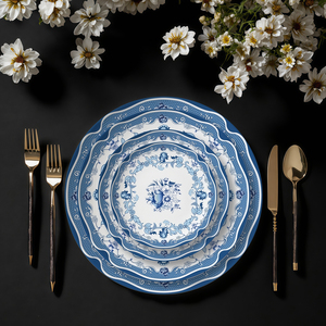 Restaurant gastronomique, assiettes bleues et blanches, élégante <span class=keywords><strong>assiette</strong></span> en porcelaine <span class=keywords><strong>anglaise</strong></span> à motifs floraux pour <span class=keywords><strong>mariage</strong></span> - Product Image 1
