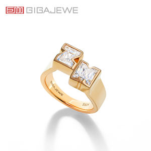 Anillo de Moissanita Personalizado con Doble Inicial |   Anillo con Letra Personalizada de 2 Quilates en Plata de Ley |   Joyería con Nombre para Regalo - Product Image 1