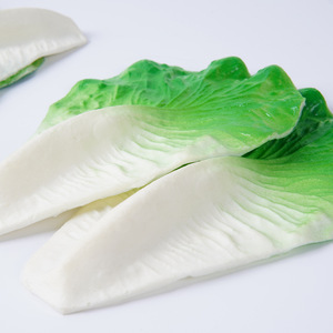 Modelo de hoja de lechuga vegetal simulada en PU suave, escala 1:1. Incluye también un accesorio fotográfico para simular comida. - Product Image 2