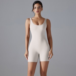 Set OEM Yoga abbigliamento sportivo attillato per abbellire la schiena alta-elastica tuta sportiva comoda da palestra 100% <span class=keywords><strong>pantaloncini</strong></span> ecologici in Nylon - Product Image 6