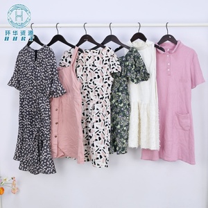 Vendita all'Ingrosso di Abbigliamento Usato Estivo Marca HHRT, Lotti Misti di Vestiti di Seconda Mano in Poliestere/Cotone per Donna - Product Image 2