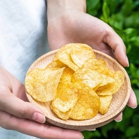Suministro Directo de Fábrica, Snack en Taza de 180g, Papas Fritas Crujientes Semiblandas con Sabor Salado, Snack Exótico en Envase de Lata