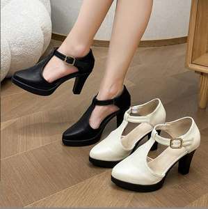 รองเท้าส้นสูงสีดำสีขาวสง่างามสำหรับผู้หญิงรองเท้าแฟชั่นส้นหนาแบบสั่งทำรองเท้า Mary Jane ส้นหนาหัวเข็มขัดรักโลหะ - Product Image 4