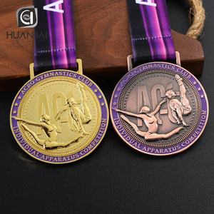 <span class=keywords><strong>Porte</strong></span>-médaille de <span class=keywords><strong>gymnastique</strong></span> en métal doré 3D avec logo en émail personnalisé - Product Image 6