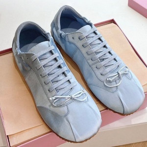 Dernière version – Chaussures plates décontractées pour femme, style jogging, en daim, avec lacets et nœud tendance pour la marche - Product Image 1