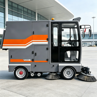 Balayeuse de rue ZMT E-31 Z10 avec cabine fermée et bac à déchets auto-vidant, dotée de brosses avant pour le nettoyage urbain