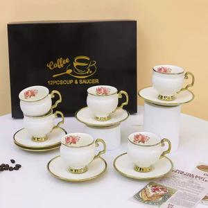 Juego de Taza y Platillo de Porcelana Estilo Europeo para Café o Té de la Tarde con Diseño Floral, Borde Dorado, Asa Dorada, Duradero y Portátil - Product Image 2