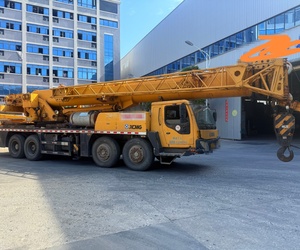 XCM QY70K-II 70 tons <b>crane</b> Year 2013 Truck All-Terrain <b>Crane</b> with SAC1300t STC800t6 STC800t5 STC1000c7 <b>crane</b> made in China - Product Image 4