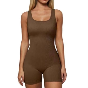 Combinaison de yoga sans couture de style européen et américain, directement de l'usine, pour femmes, avec <span class=keywords><strong>short</strong></span> intégré et col carré, idéale pour le fitness - Product Image 2