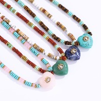 Collier pour femme style bohème avec perles abacus rondes plates en pierre naturelle, œil turc porte-bonheur et cœur incrusté de diamants et de zircons