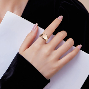 Minimalist mirror-polished <b>titanium</b> steel stamp <b>ring</b>, unisex, understated luxury, high-end trendy jewelry. - Product Image 4